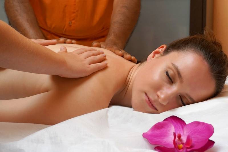 Massage sur mesure pour un soin en duo ou solo en Institut à Vienne